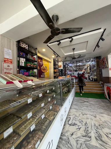 Rahul Sweets Vijay Nagar outlet — photo 1 of 2